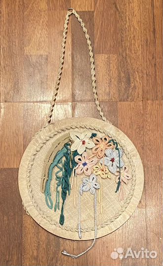 Настенное панно. Вышивка