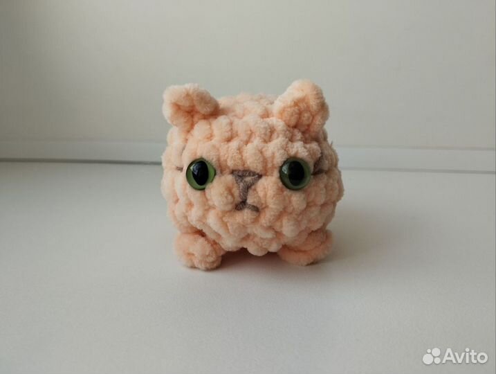 Вязаная игрушка кот Катышек