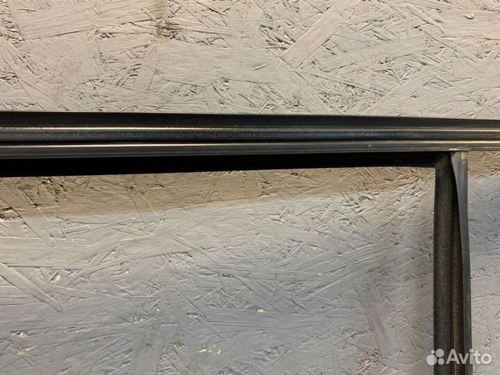 Уплотнитель стекла двери задний левый Bmw X7 G07