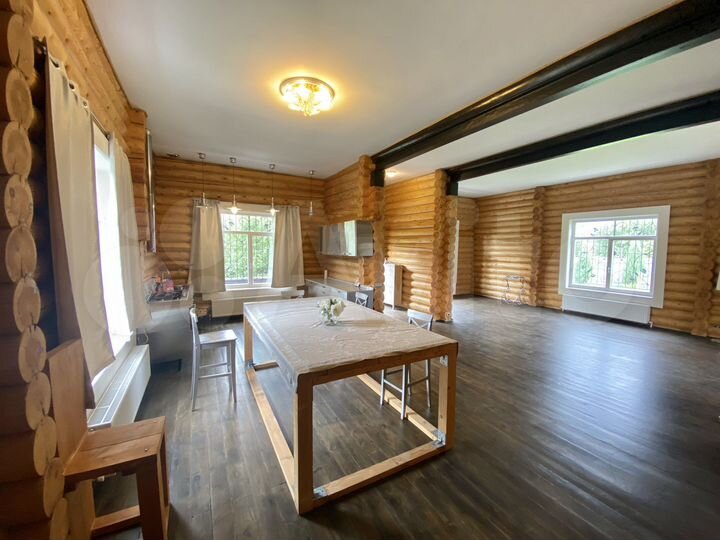 Дом 185,7 м² на участке 11,3 сот.