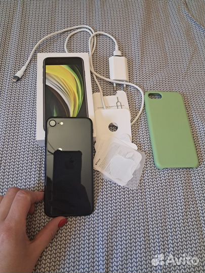 iPhone SE (2020), 64 ГБ