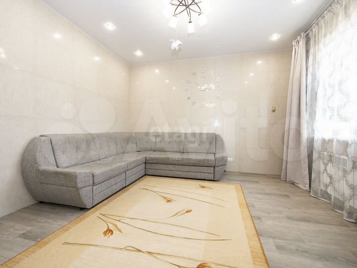 Дом 297 м² на участке 10,2 сот.