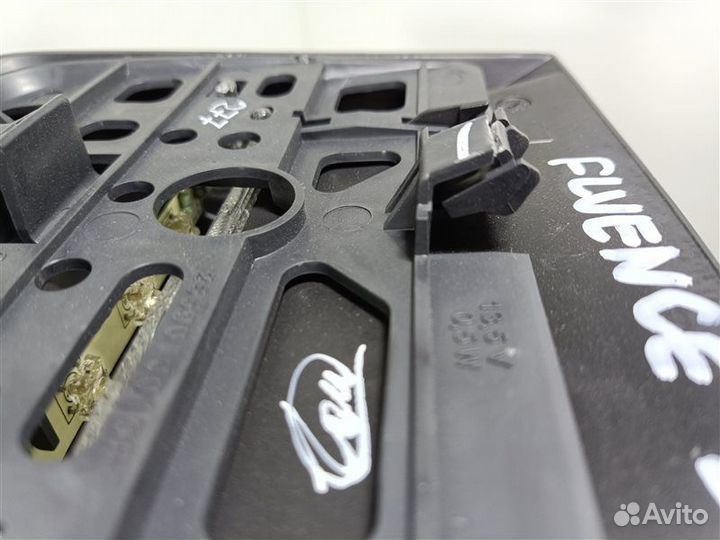 Дополнительный стоп-сигнал Renault Fluence K4M838