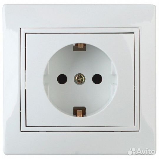 Розетка Intro Plano 1-202-01 с заземлением 2P+E Sc