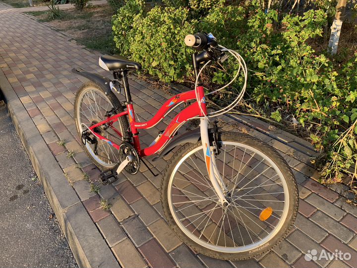 Подростковый велосипед для девочки и детский вел