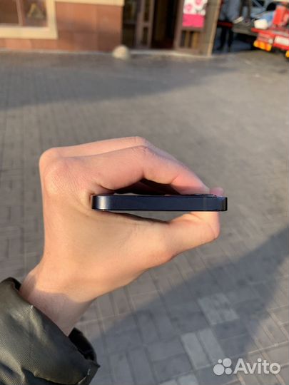 iPhone 12, 64 ГБ