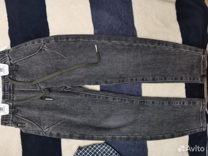 Рубашка и джинсы