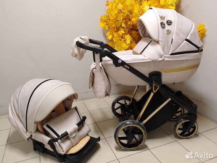 Шикарная бежевая коляска