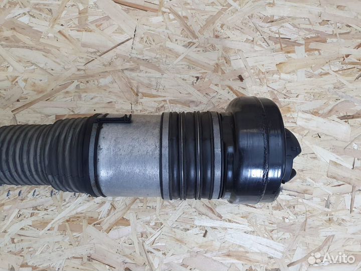 Пневмобаллон Volkswagen Touareg III (CR) передний