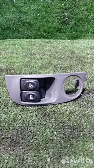 Блок управления стеклоподъемниками Renault Megane1