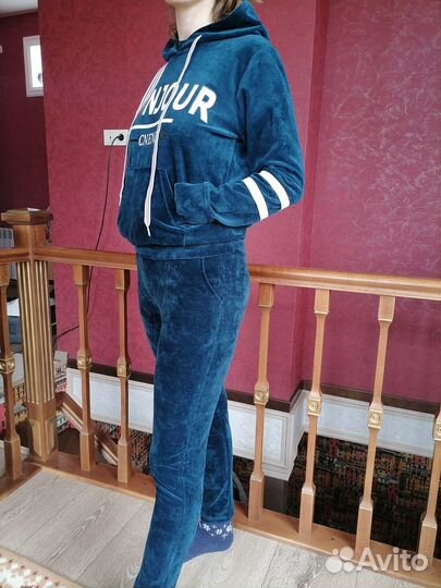 Спортивный костюм женский новый размер 44-46