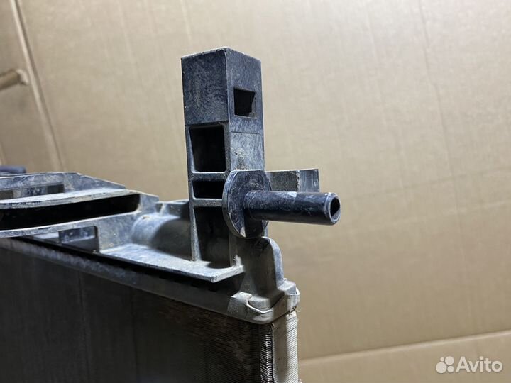 Радиатор Renault Logan 2 Kaptur Duster 214105731R