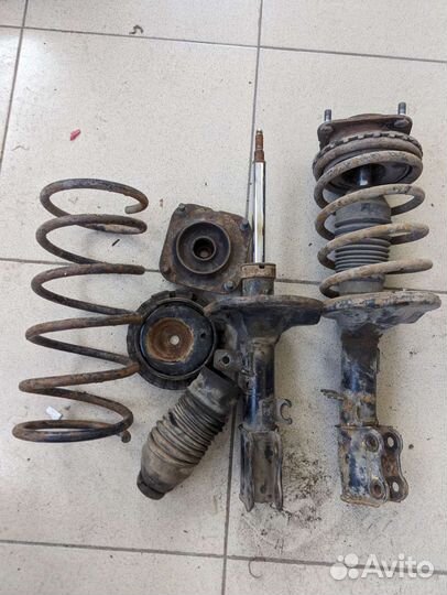 Стойки передние Kia Spectra 1.6 2008