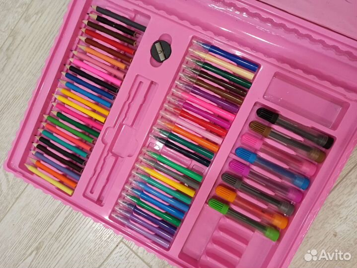 Набор для юного художника