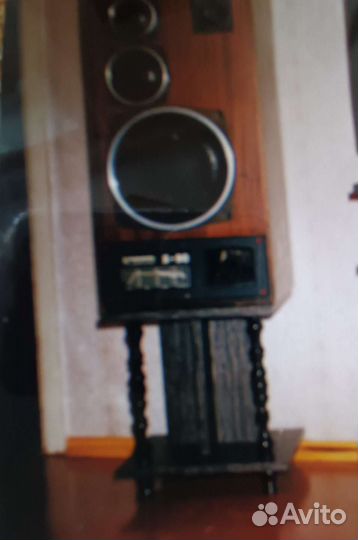 Подставка под колонки или цветы