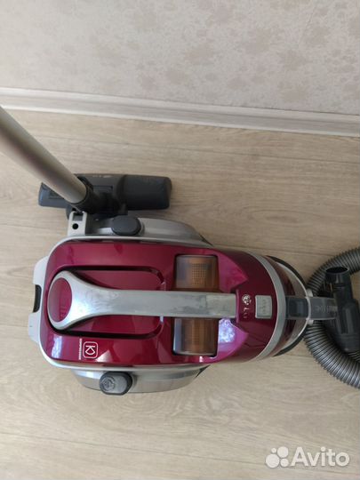 Продается пылесос LG V-C73201uhap