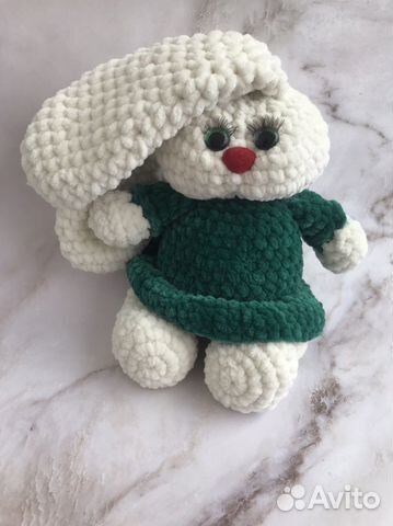 Заяц вязаный