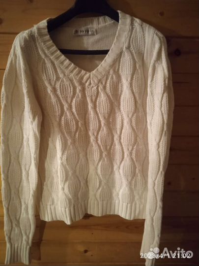 Свитер женский