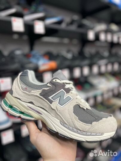 New Balance 2002R