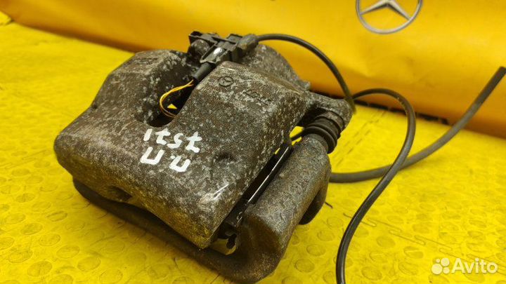 Суппорт передний правый Mercedes-Benz W212