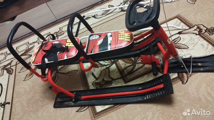 Детский снегокат с ручкой