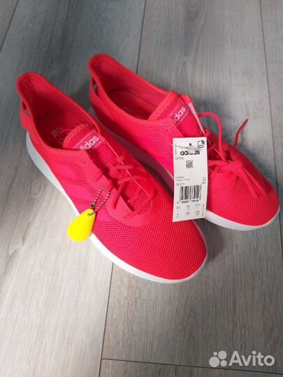 Кроссовки Adidas Yatra Новые