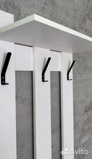 Вешалка настенная в прихожую