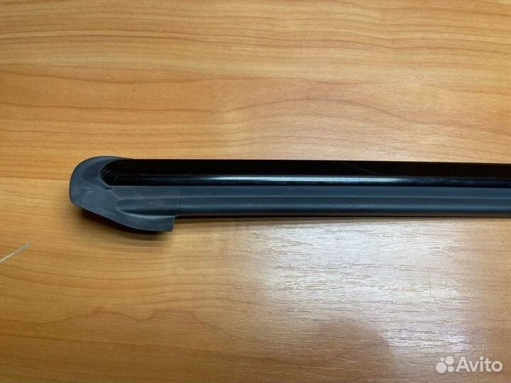 Молдинг стекла двери задний левый Mercedes-Benz