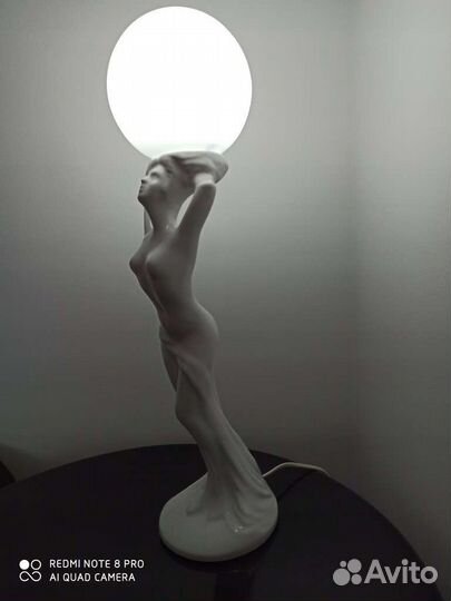 Статуэтка светильник