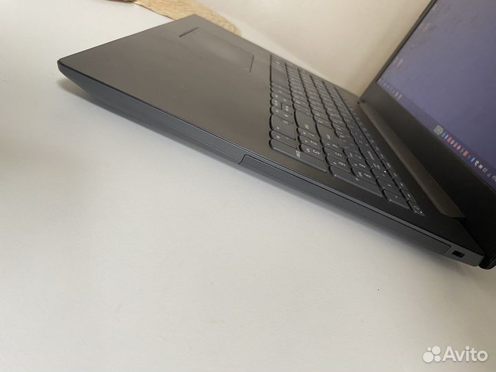Lenovo ideapad 330 i5/8gb/256gb/MX150