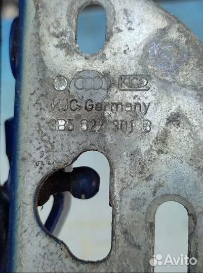 Петля капота левая 3B0823301