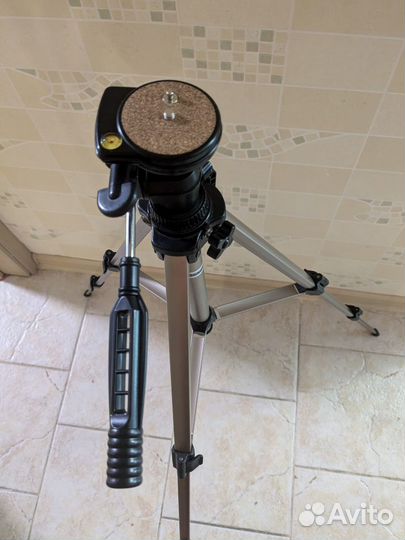 Штатив для фотоаппарата, видеокамеры