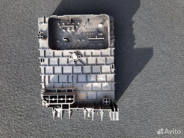 Блок предохранителей Volkswagen Tiguan