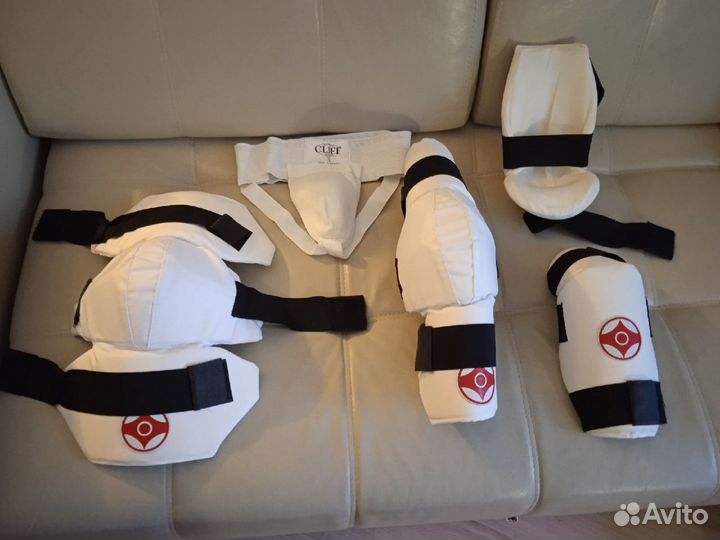 Защита. Наколенники, налокотники, защита паха