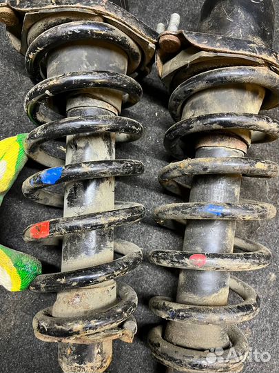 Стойка задняя Toyota Avensis T250