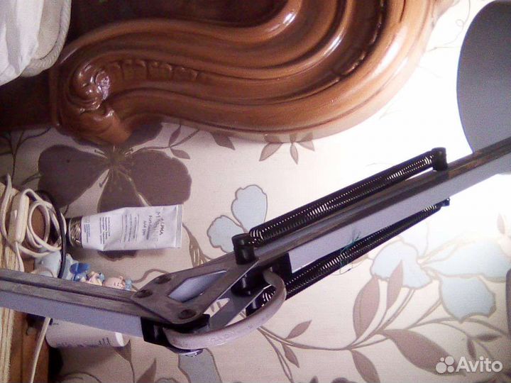 Настольная лампа