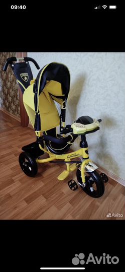 Трехколесный велосипед с ручкой Lamborghini