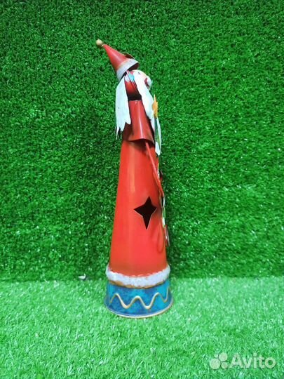 Красивый жестяной металлический дед мороз