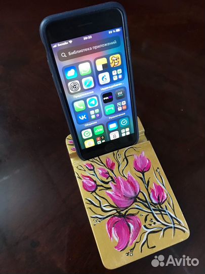 Подставка для телефона из дерева