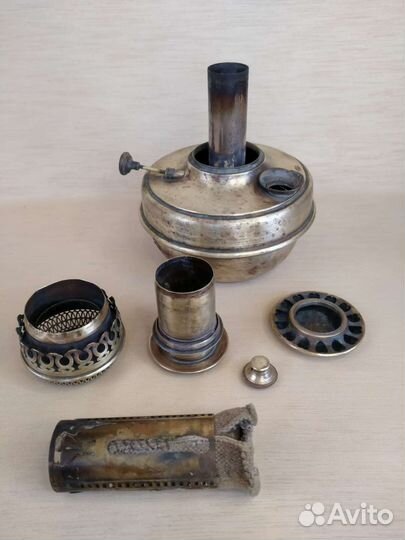 Старинная керосиновая лампа