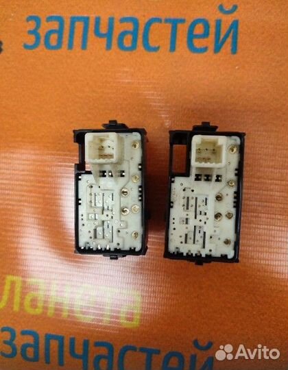 Блок управления стеклами Toyota Land Cruiser 200