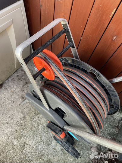 Садовая тележка с шлангом Gardena AquaRoll