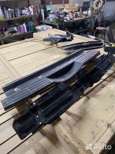 Усилитель бампера заднего Mitsubishi Pajero 4