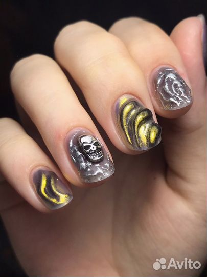 Мастер маникюра и наращивания ногтей. Модель