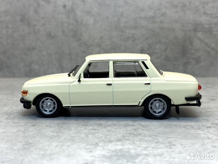 Коллекционная модель Wartburg -353 1:43 DeA