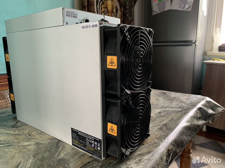 Асик Antminer S19