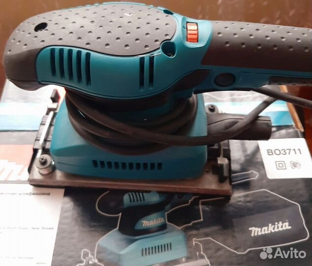 Вибрационная шлифмашина Makita BO3711