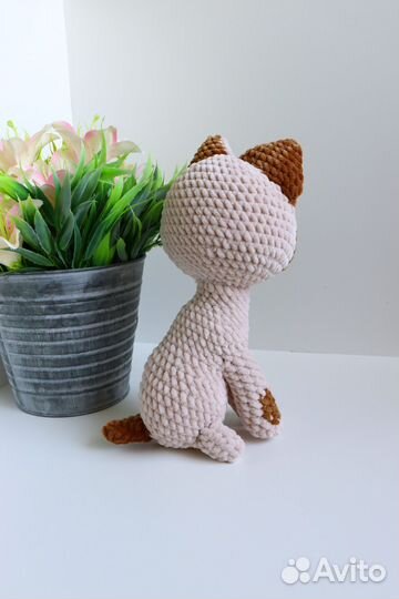 Вязаная игрушка ручной работы