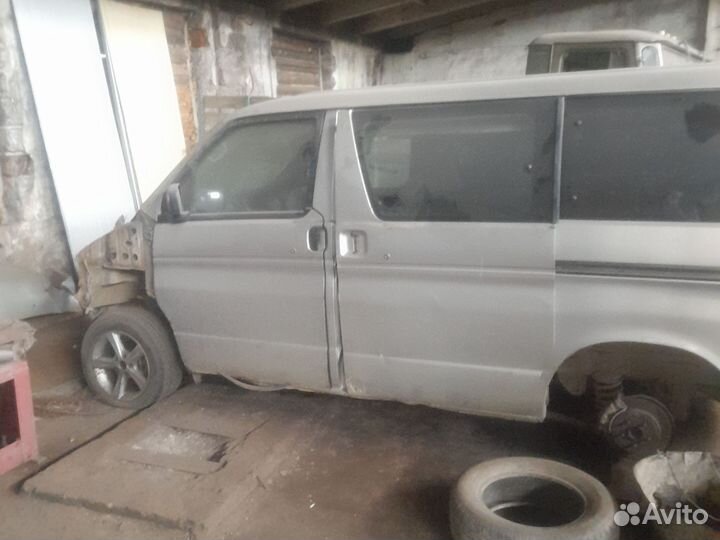 Mazda Bongo Friendee 2.5 AT, 1995, битый, 300 000 км
