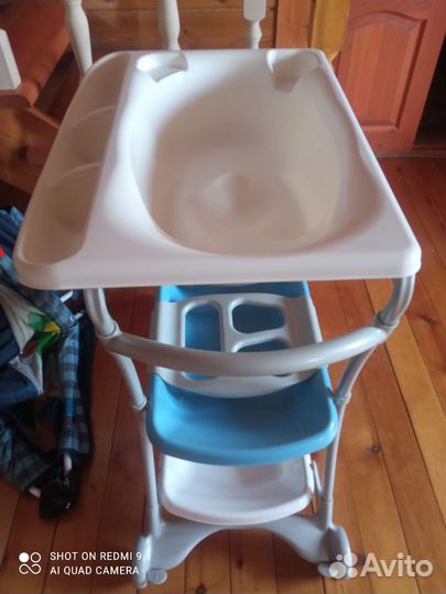 Ванночка для купания и пеленальный столик